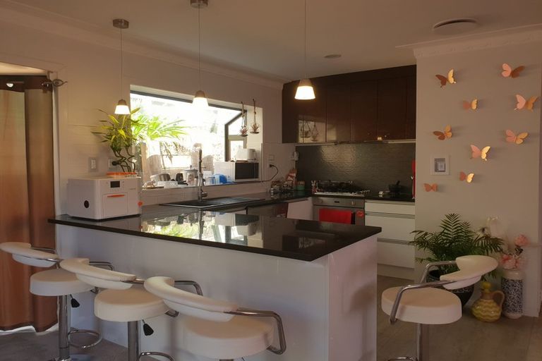 Photo of property in 16 Lowburn Place, Clover Park, Auckland, 2019