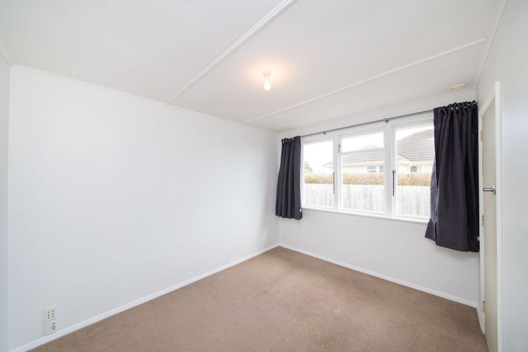 Photo of property in 8 Bradford Place, Awapuni, Palmerston North, 4412