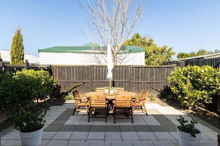 Photo of property in 15 Taradale Road, Marewa, Napier, 4110