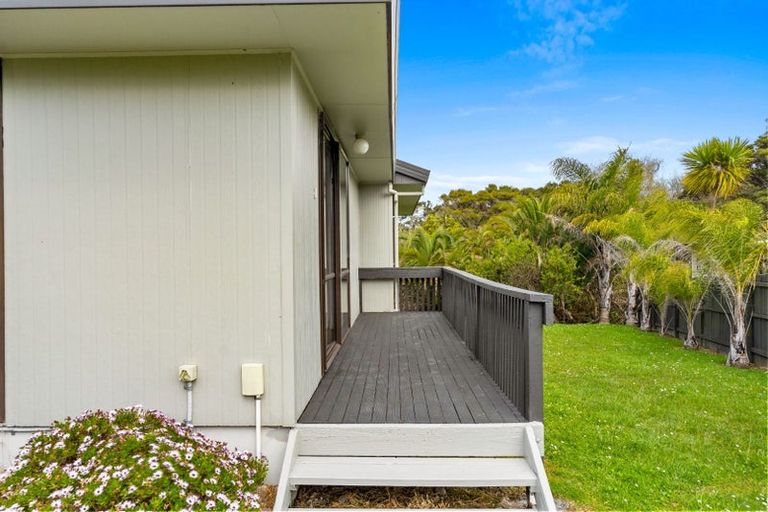 Photo of property in 28 Devonshire Road, Unsworth Heights, Auckland, 0632