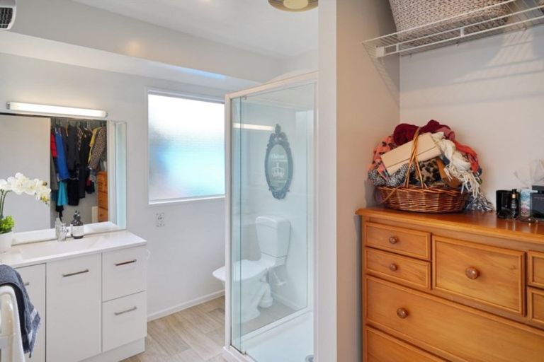 Photo of property in 1 Manahi Place, Woodend, 7610