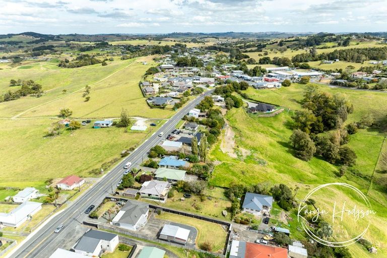 Photo of property in 109 Hurndall Street East, Maungaturoto, 0520