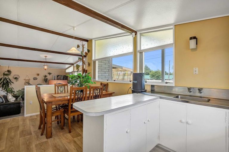 Photo of property in 6b York Street, Eltham, 4322