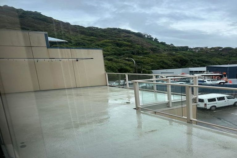 Photo of property in 3/4a Malvern Road, Ngauranga, Wellington, 6035