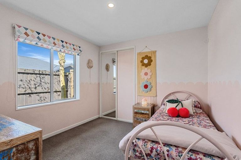 Photo of property in 5 Carradale Avenue, Broomfield, Christchurch, 8042