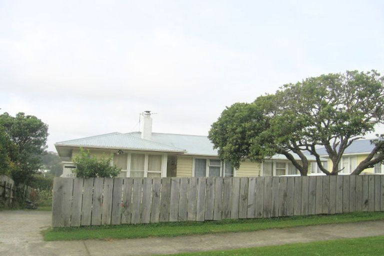 Photo of property in 38 Desert Gold Street, Ascot Park, Porirua, 5024