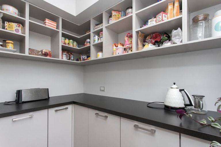 Photo of property in 28 Hawthorne Street, Strowan, Christchurch, 8052