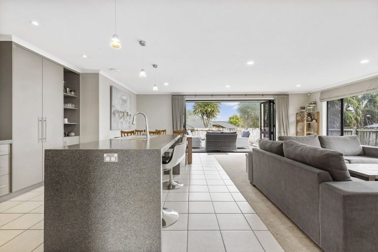 Photo of property in 15 Parkwood Place, Huntington, Hamilton, 3210