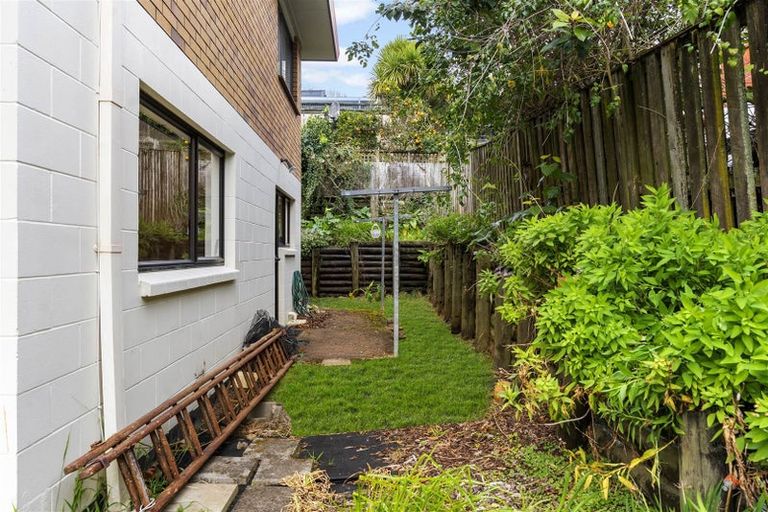 Photo of property in 1/3a Charles Dickens Drive, Mellons Bay, Auckland, 2014