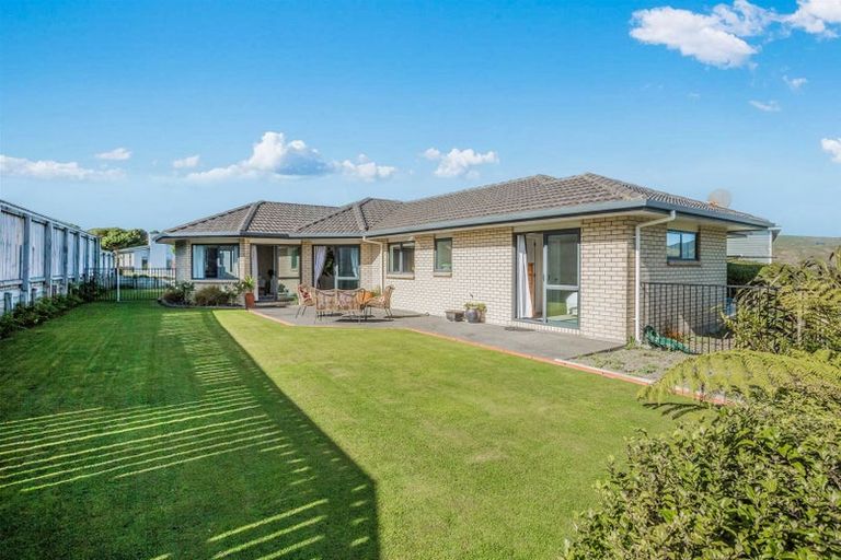 Photo of property in 48 Kahurangi Heights, Aotea, Porirua, 5024