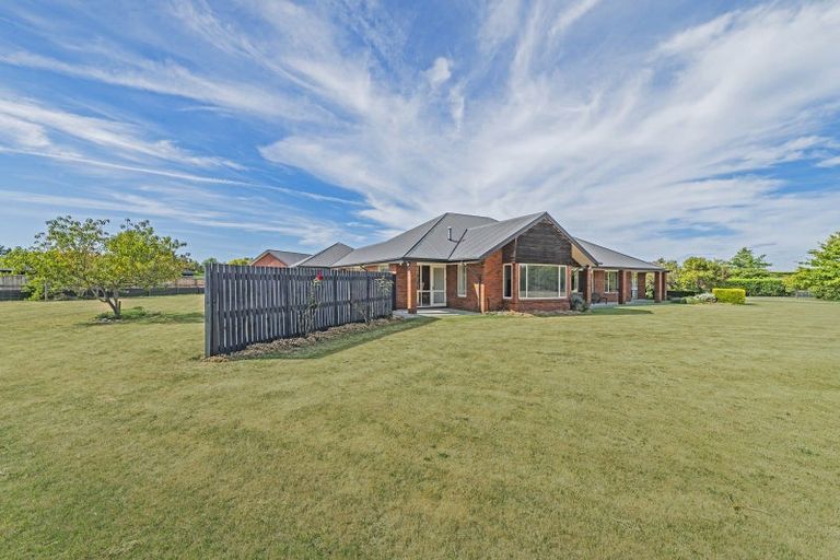 Photo of property in 21 Churchlea Place, Darfield, 7510