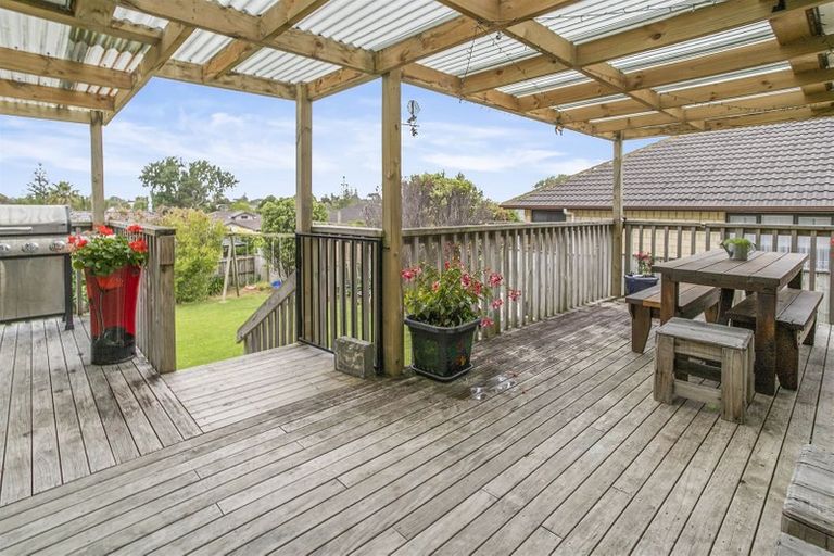 Photo of property in 70 Intrepid Crescent, Beachlands, Auckland, 2018