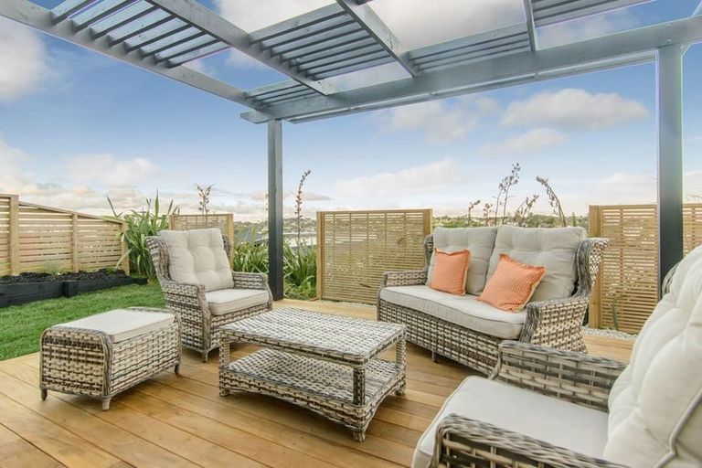 Photo of property in 32 Caldera Drive, Long Bay, Auckland, 0630