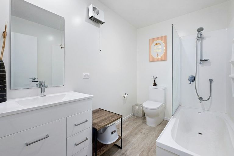 Photo of property in 5 Mallard Street, Albert Town, Wanaka, 9305