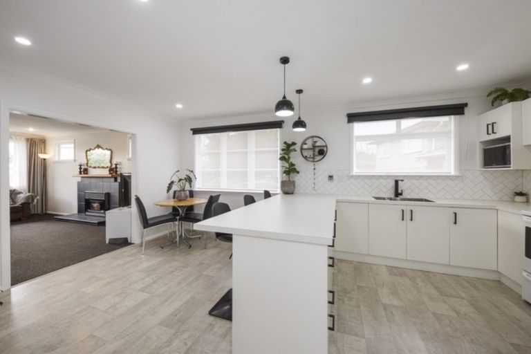 Photo of property in 8 Leigh Place, Awapuni, Palmerston North, 4412