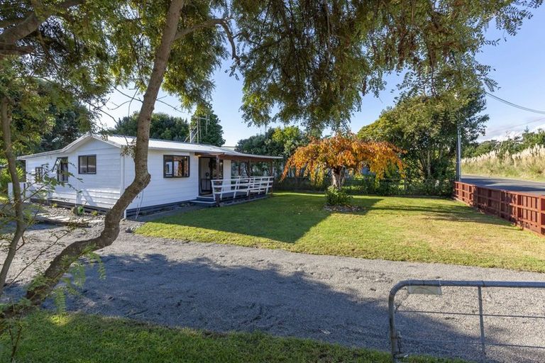 Photo of property in 17 Old Coach Road South, Otaki Beach, Otaki, 5512