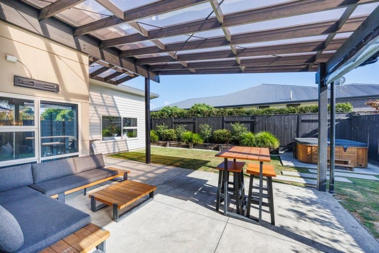 Photo of property in 9 Lorenzo Place, Kelvin Grove, Palmerston North, 4414