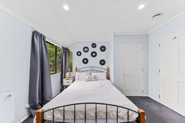 Photo of property in 10 Saint Ives Grove, Whalers Gate, New Plymouth, 4310