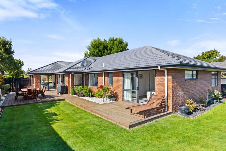 Photo of property in 35 Mounter Avenue, Northwood, Christchurch, 8051