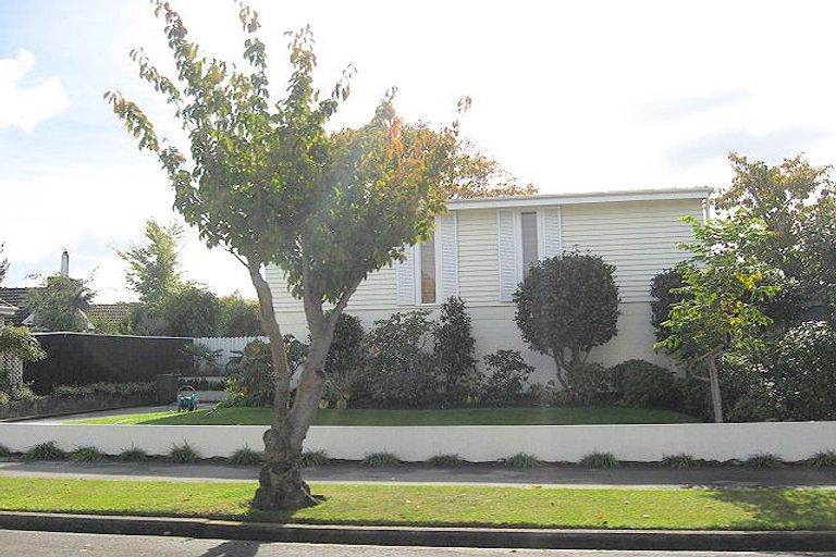 Photo of property in 14 Saint Clio Street, Ilam, Christchurch, 8041