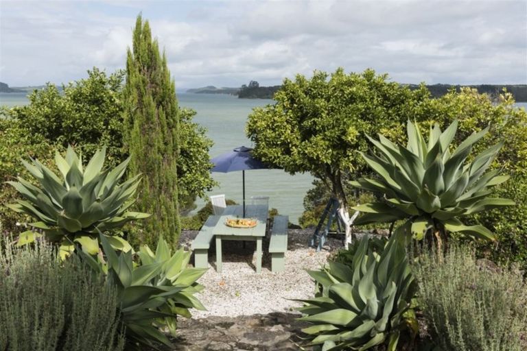 Photo of property in 860 Purerua Road, Te Ti Mangonui, Kerikeri, 0294