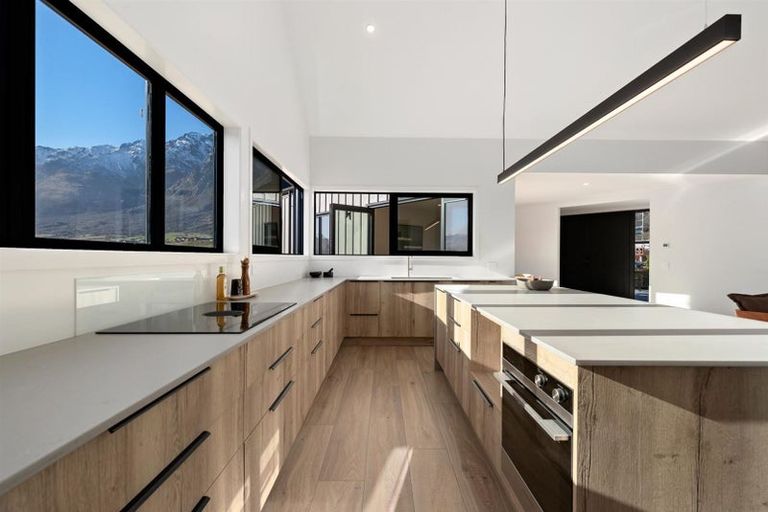 Photo of property in 44 Cunninghams Drive, Jacks Point, Queenstown, 9371