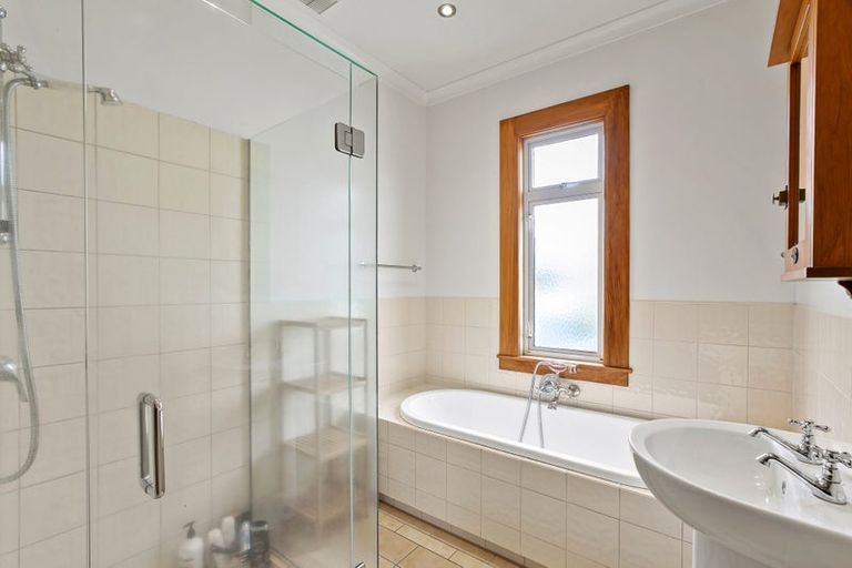 Photo of property in 14 Mclean Street, Strandon, New Plymouth, 4312