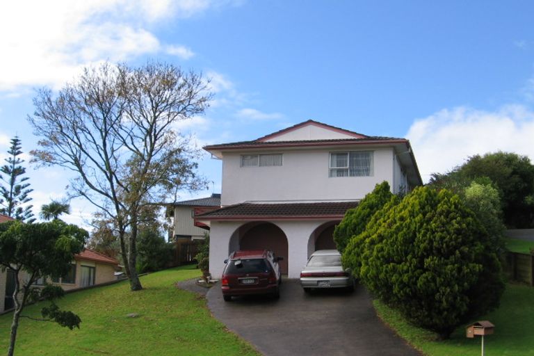 Photo of property in 8 Aries Place, Shelly Park, Auckland, 2014