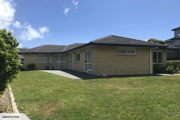 Photo of property in 3 Pikitanga Close, Tawa, Wellington, 5028