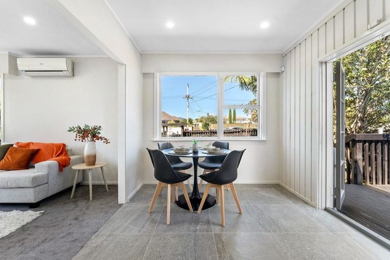 Photo of property in 19 Ribblesdale Road, Henderson, Auckland, 0612