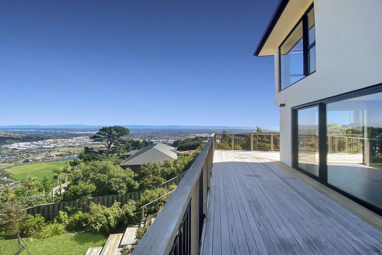 Photo of property in 15 Parkridge Place, Mount Pleasant, Christchurch, 8081