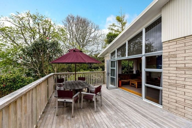Photo of property in 11 Handley Place, Glen Avon, New Plymouth, 4312