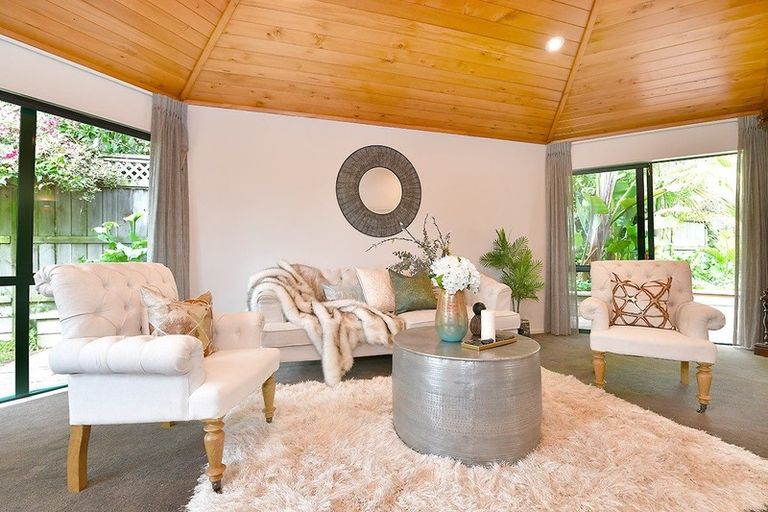 Photo of property in 16 Dee Place, Torbay, Auckland, 0630