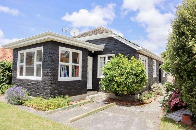 Photo of property in 6 Wittys Road, Avonhead, Christchurch, 8042
