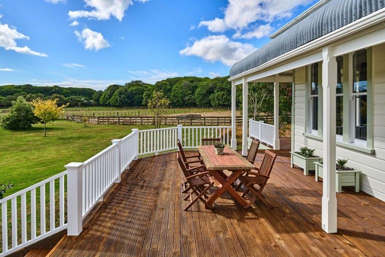 Photo of property in 108 Arcus Road, Te Horo, Otaki, 5582