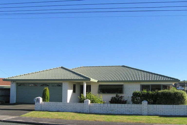 Photo of property in 36b Edward Avenue, Orewa, 0931