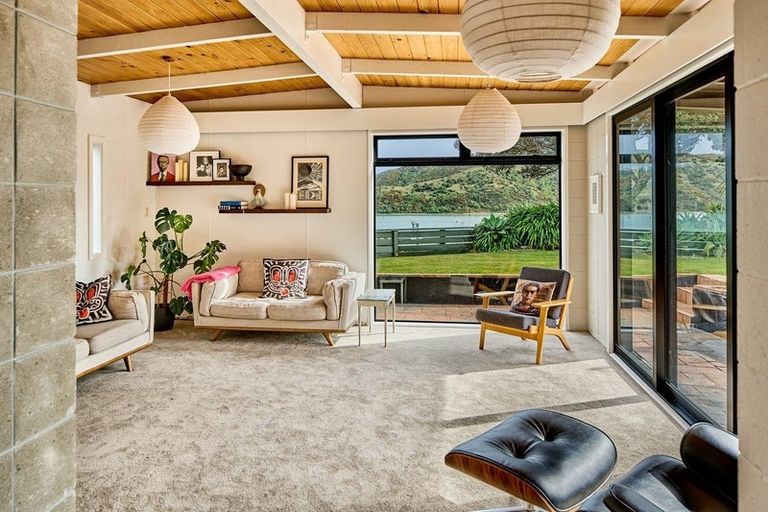 Photo of property in 6 Brora Crescent, Papakowhai, Porirua, 5024