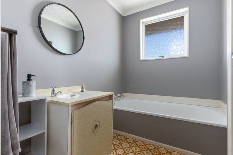 Photo of property in 297 Hendersons Road, Hoon Hay, Christchurch, 8025