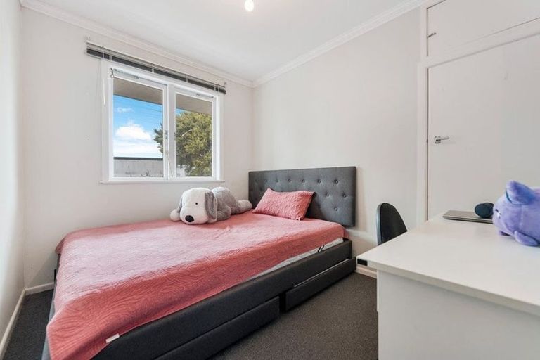 Photo of property in 10 Oxford Road, Manurewa, Auckland, 2102