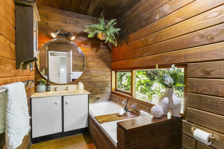 Photo of property in 30 Delhi Crescent, Khandallah, Wellington, 6035