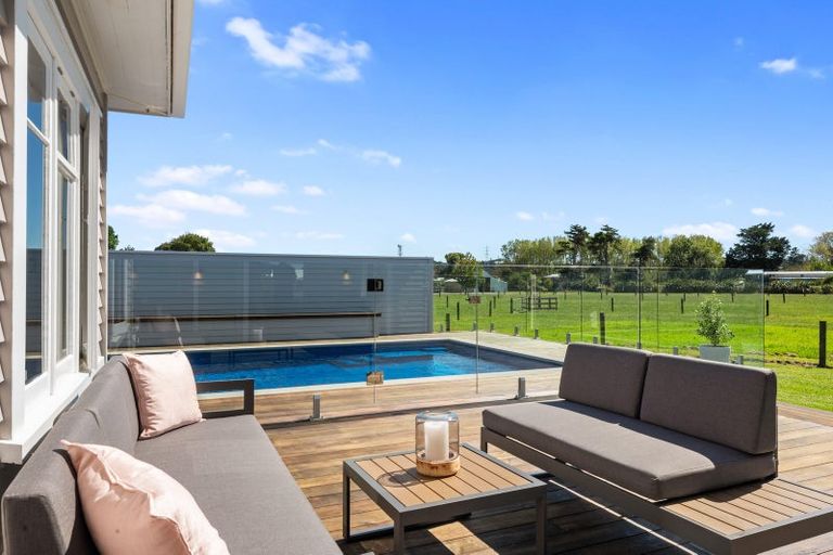 Photo of property in 13 Trotting Course Drive, Kumeu, 0891