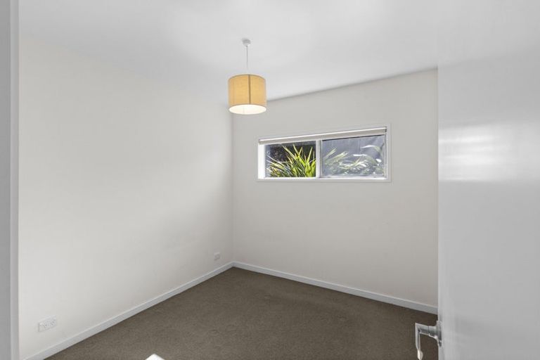 Photo of property in 129b Wynyard Crescent, Fernhill, Queenstown, 9300