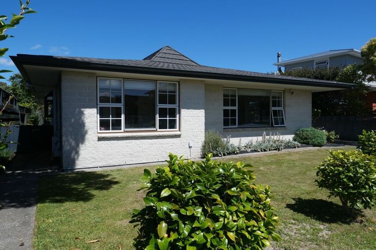 Photo of property in 25 Fairfield Avenue, Fairfield, Lower Hutt, 5011