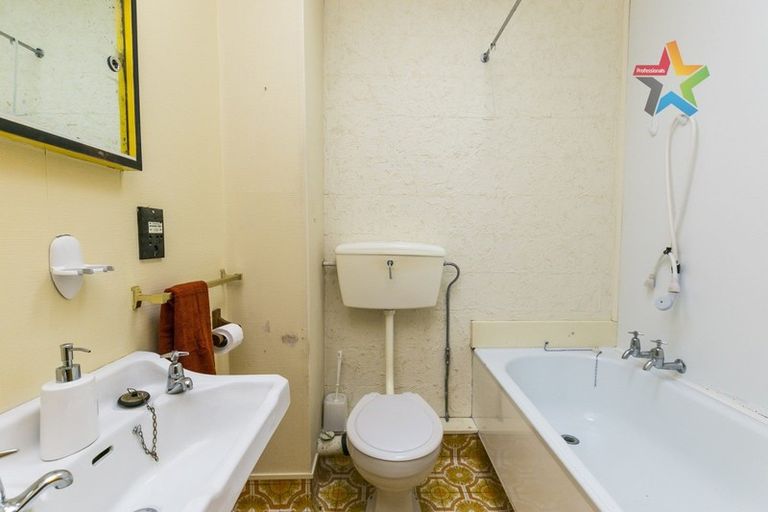 Photo of property in 36 Ranelagh Street, Karori, Wellington, 6012