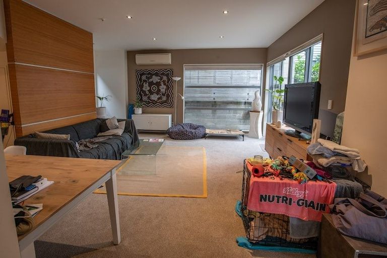 Photo of property in 4 Tiketike Way, Brooklyn, Wellington, 6021