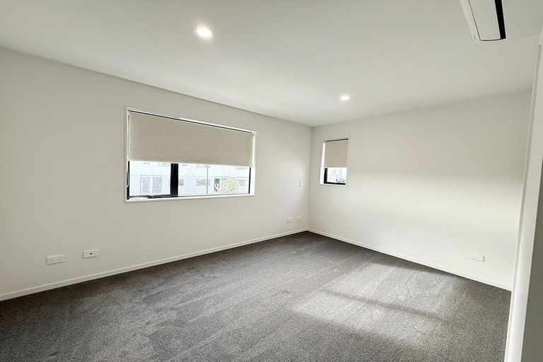 Photo of property in 52a Crestview Rise, Papakura, 2110