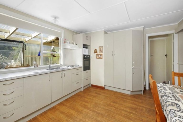 Photo of property in 16 Leeston And Lake Road, Leeston, 7632