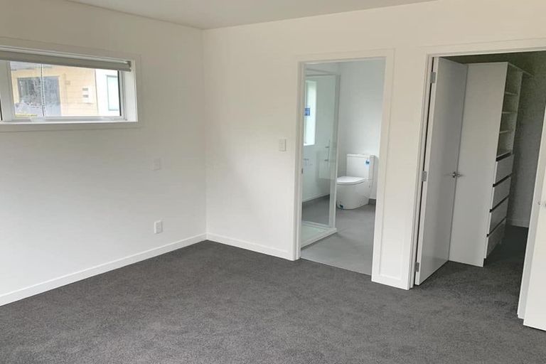 Photo of property in 15d Aeroview Drive, Beach Haven, Auckland, 0626