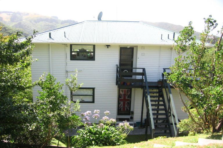 Photo of property in 6a Narbada Crescent, Khandallah, Wellington, 6035