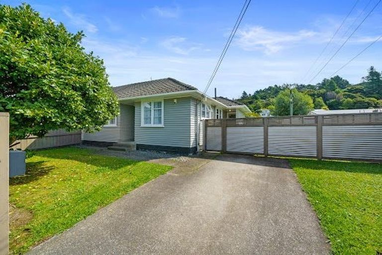 Photo of property in 306 George Street, Stokes Valley, Lower Hutt, 5019